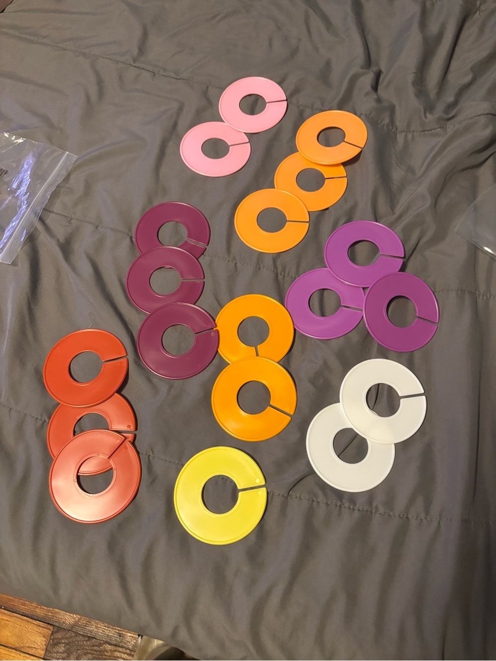 Colorful Plastic closet divider rings